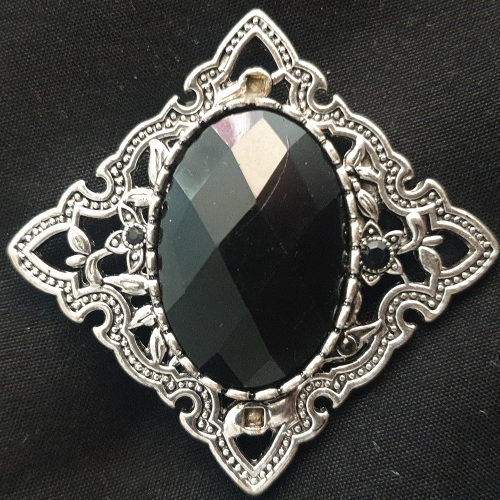 Victoria Style Silver-tone Basket empty window grille brooch